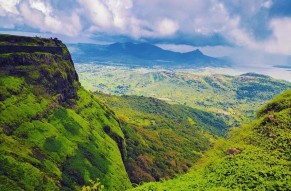 Private Sightseeing Trip from Mumbai to Lonavala